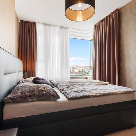 Panorama City Apartment In Downtown Area With Free Parking And Castle View Bratislava Exterior photo